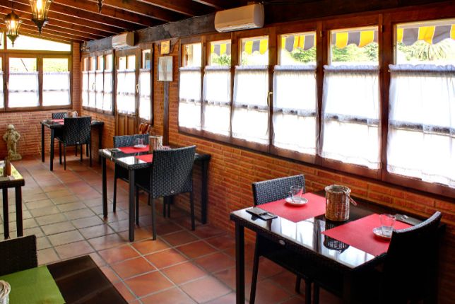 comedor del hotel rural alloru